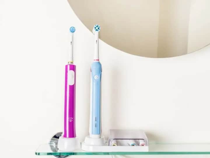Szczoteczka soniczna czym się różni od elektrycznej – poznaj kluczowe różnice