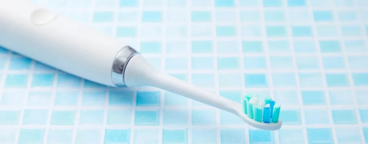 Szczoteczka soniczna jaka najlepsza – poznaj topowe modele i opinie