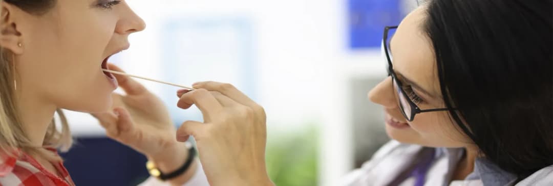 Skuteczne metody na suchość jamy ustnej – poznaj najlepsze rozwiązania